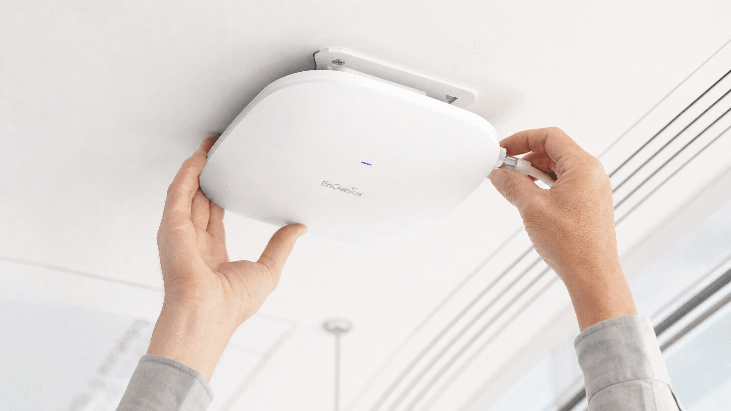 WiFi Repeater v. Extender: Enterprise Use Cases